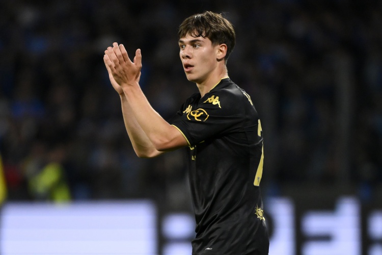 登录入口-迪马济奥：罗马将租借热那亚19岁边锋文图里诺，有权700万欧买断